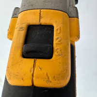 Бормашина с биещо и три скорости DeWALT DCD980M2, снимка 3 - Винтоверти - 44605606