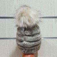 Нова дамска плетена шапка бял меланж с помпон/пух, снимка 10 - Шапки - 30963144