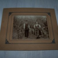Стара фотография на картон "В градината" 1910г., снимка 2 - Други ценни предмети - 30475285