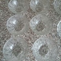 Комплект стъклени купички и чинии, снимка 3 - Сервизи - 37688837