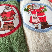 Коледни подаръчни комплекти с три памучни кърпи и кутия, снимка 3 - Хавлиени кърпи - 35011449