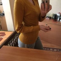 Пуловер плътен цвят горчица и куркума, снимка 2 - Блузи с дълъг ръкав и пуловери - 31536945