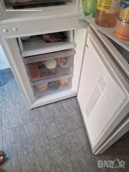нов хладилник с фризьор Ариели, снимка 1