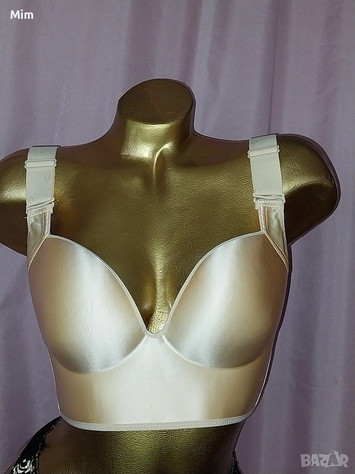 85 B Сатенен сутиен с формовани чашки в цвят телесен , снимка 1