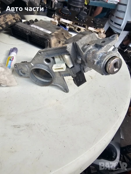 Конзола ключ запалване 281726 за OPEL ZAFIRA B (A05) 1.9 CDTI (2005)

, снимка 1