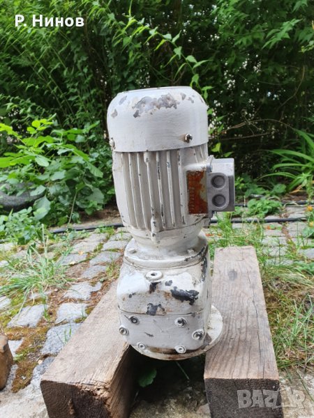 Монофазен ел.двигател/електромотор/електродвигател 0.75kW 60 rpm редуктор , снимка 1
