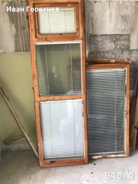 Две крила от дървена дограма, снимка 1