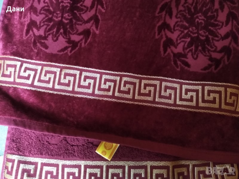 Червена хавлиена кърпа Versace, снимка 1