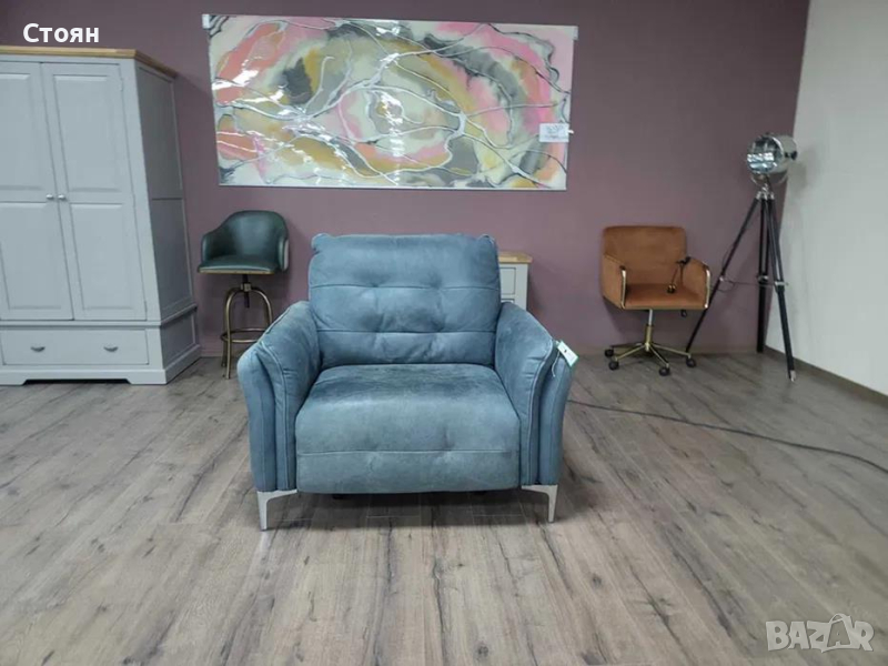 Италиански синьо-зелен кожен фотьойл с електрически релакс механизъм, снимка 1