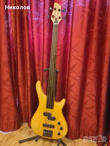 Бас китара фретлес Stagg, снимка 1