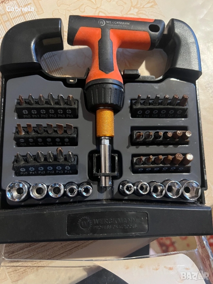 Комплект отвертка тресчотка с 48 бита и накрайници , снимка 1