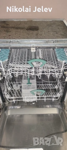 Съдомиялна Ariston 60 см за вграждане , снимка 3 - Съдомиялни - 50756908