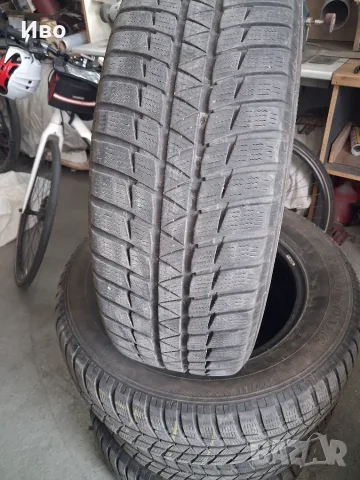Зимни гуми sumitomo235 65 17, снимка 3 - Гуми и джанти - 56442161