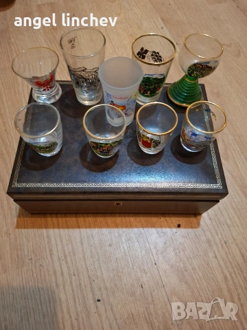 сервиз за ценители на ракия и допълнителни чашки , снимка 2 - Антикварни и старинни предмети - 54175109