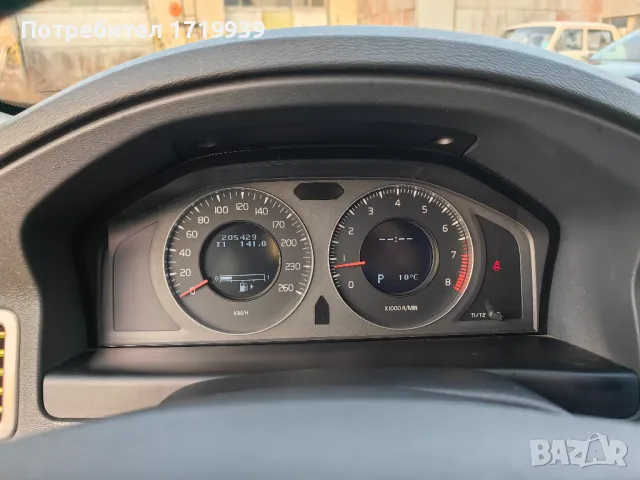 Volvo V70 2.5T Газ/Бензин, снимка 12 - Автомобили и джипове - 48136227