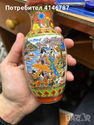 Ръчно рисувани винтидж вазички