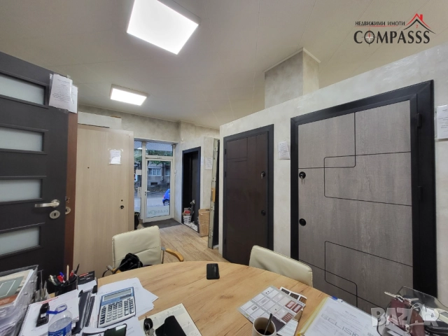 гр. Добрич, Център-пазара, търговски обект 86кв.м – 215000евро!, снимка 2 - Магазини - 52396669