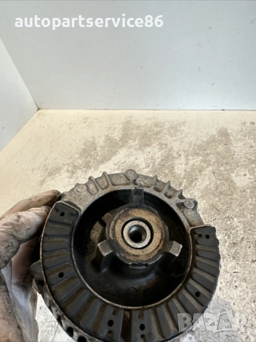 Конзола/подпора на двигател лява за Mercedes W212 2.2 CDI (2012) A2122404117 , снимка 2 - Части - 54155477