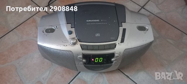 Радиокасетофон Грундиг, снимка 2 - Радиокасетофони, транзистори - 42325613
