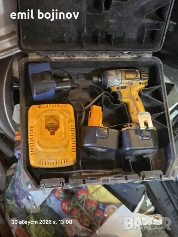 DEWALT гайковерт, снимка 2 - Винтоверти - 55876893