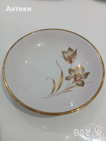 Порцеланова стара чиния 