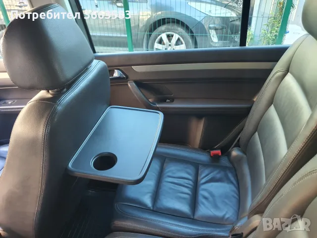 VW Touran 2.0 TDI, снимка 8 - Автомобили и джипове - 55985763