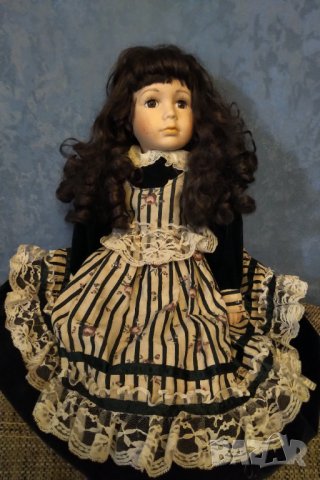 Голяма колекционерска порцеланова кукла 2