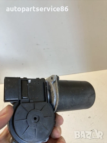 Мотор за предни чистачки за KIA Ceed 1.6 CRDi (2014), снимка 2 - Части - 53246255