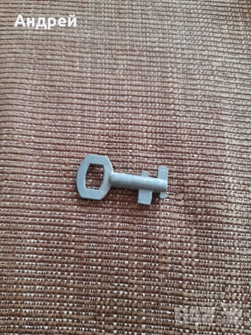 Стар метален ключ #19