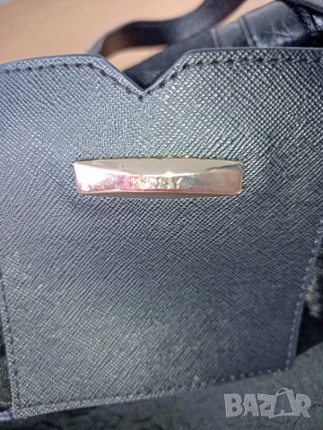 Черна чанта DKNY , снимка 10 - Чанти - 40448645