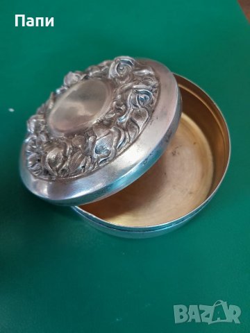 Сребърна кутия за бижута