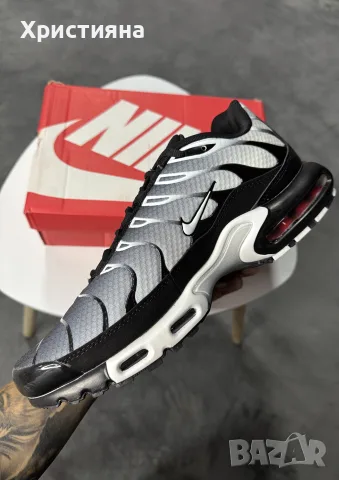 Nike Air Max Plus Black & Metallic Silver, снимка 3 - Маратонки - 56443169
