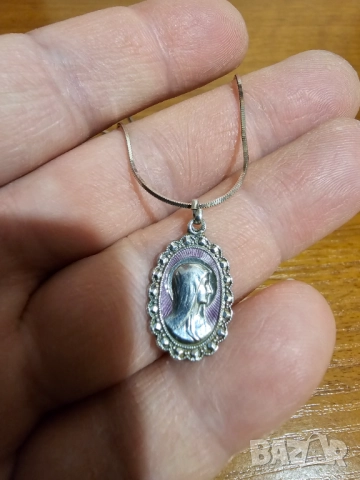 Старинен сребърен медальон Дева Мария, богородица,  с орнаменти сребърна икона на богодорица сребро