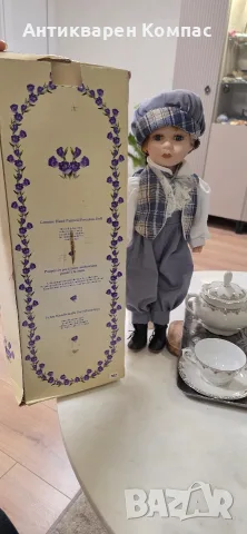 Колекционерска порцеланова кукла "Porcelain Doll". , снимка 4 - Колекции - 56252185