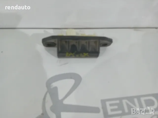 15d356 Бутон багажник toyota yaris cross 1.5 hybrid 2019-2024