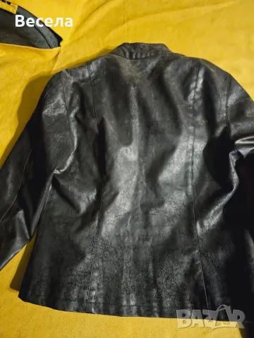 Дамско черно кожено яке, снимка 4 - Якета - 48746954