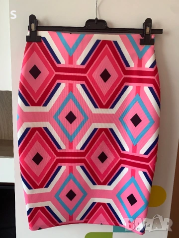 Уникална пола S размер, снимка 3 - Поли - 53948129