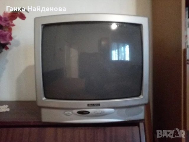 Много запазен телевизор  Санг, снимка 3 - Телевизори - 31363018