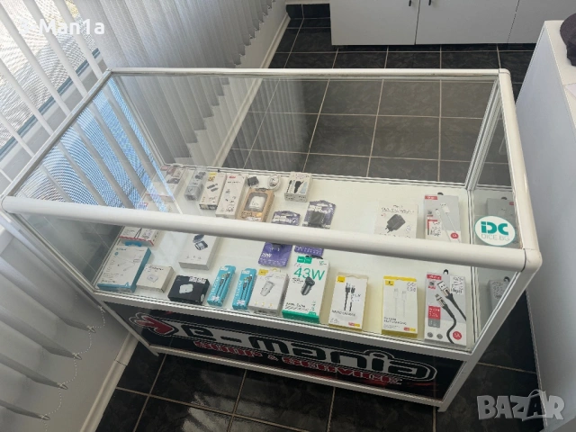 Стъклени витрини 2 броя за магазин / сервиз и други, снимка 4 - Секции и витрини - 53071023