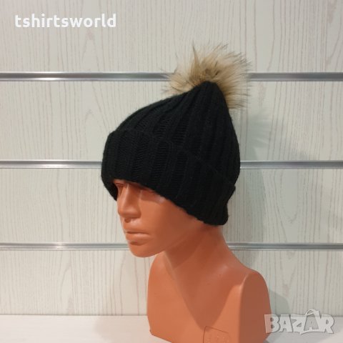 Нова зимна шапка в черен цвят с помпон/пух, снимка 8 - Шапки - 35512585