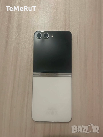 Смартфон Samsung Galaxy Z Flip5, 8GB RAM, 256GB, 5G, Cream, снимка 2 - Samsung - 53255591