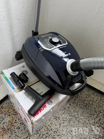 Прахосмукачка с Торба Bosch Series 8 BGL8XPER 700W, Тиха, XXL Накрайници, Дълъг Кабел!