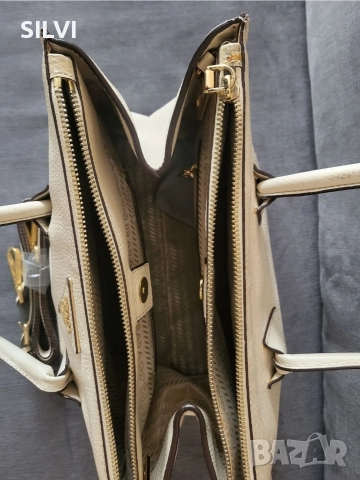 Чанта от естествена кожа Prada, снимка 4 - Чанти - 52727056