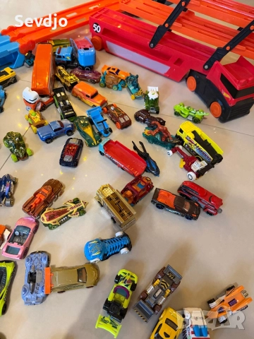 Детски коли и камиони HotWheels, снимка 13 - Коли, камиони, мотори, писти - 52955603