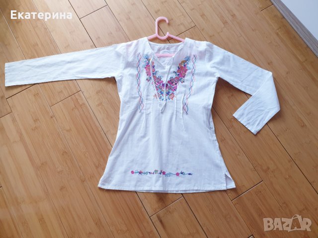 Бяла риза с бродерия 128, 8 г, снимка 1 - Детски Блузи и туники - 30003330