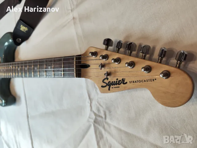 Продава китара Squier Stratocaster by Fender , снимка 3 - Китари - 49223752