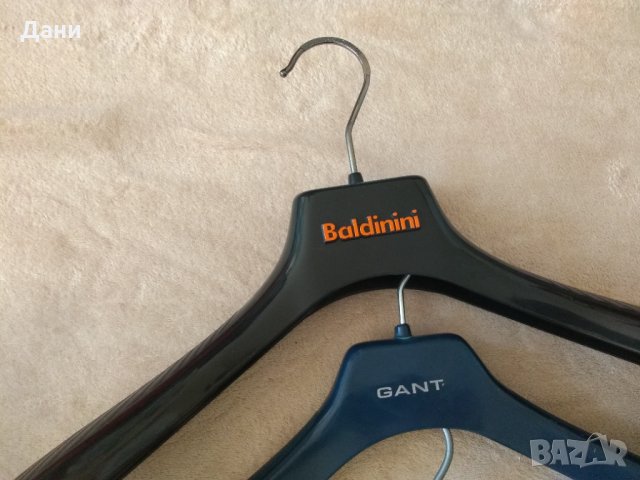 Закачалки Lanvin, Baldinini , John Galliano, Armani ,  Giambattista Valli, снимка 4 - Други - 31929816