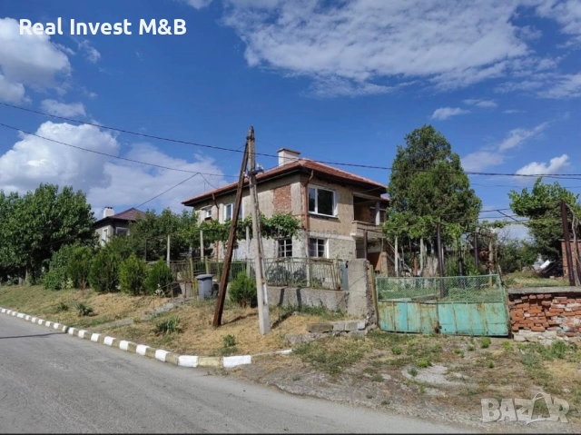 Продавам къща в с.. БРЯСТ, снимка 10 - Къщи - 51530462