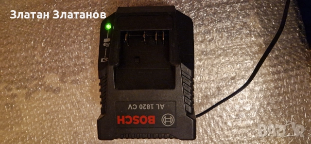 Зарядно BOSCH , снимка 2 - Винтоверти - 52919530