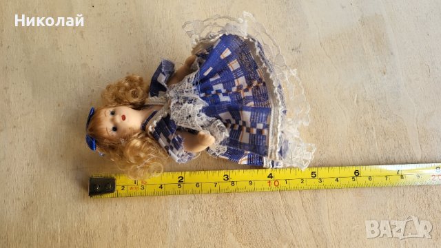 Малка красива порцеланова кукла с движещи крайници , снимка 3 - Колекции - 42090150